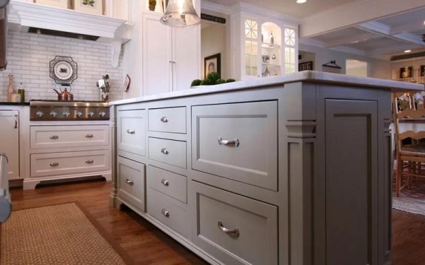 固友整木定制衣柜，讓生活充滿貴族范